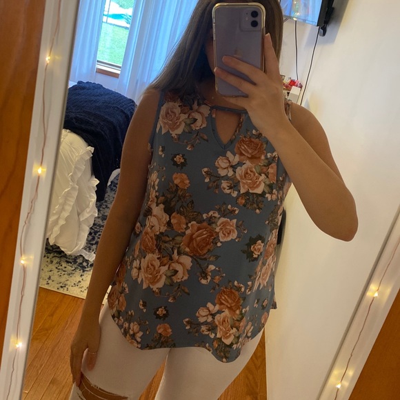 Tank Top - Picture 2 of 5